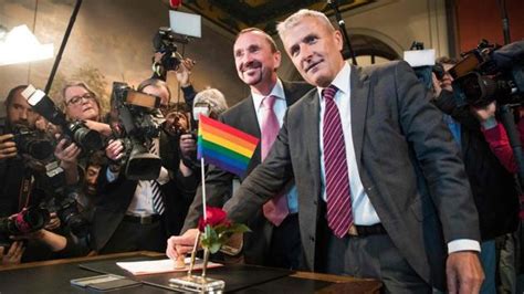 Photos Germany Ushers In First Gay Marriage Under New Same Sex Laws Hindustan Times