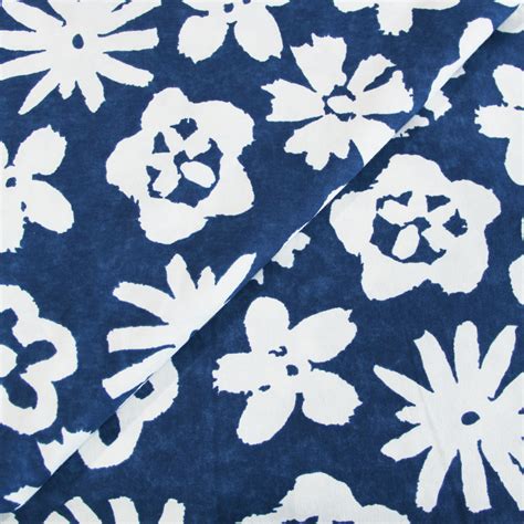 Jersey imprimé viscose élasthanne Fleurs blanches sur fond indigo