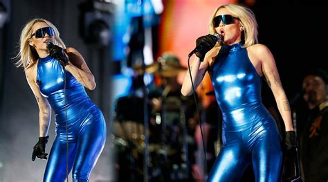 Miley Cyrus Braless Pokies Hot Celebs Home