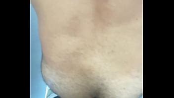 HÉTERO CASADO FODENDO O CU DO VENDEDOR GAY NO ESTOQUE DA LOJA XNXX