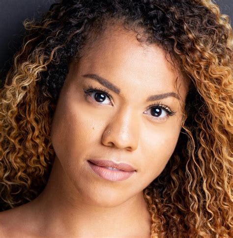 4 Hot Sexy Alysha Deslorieux Bikini Pics