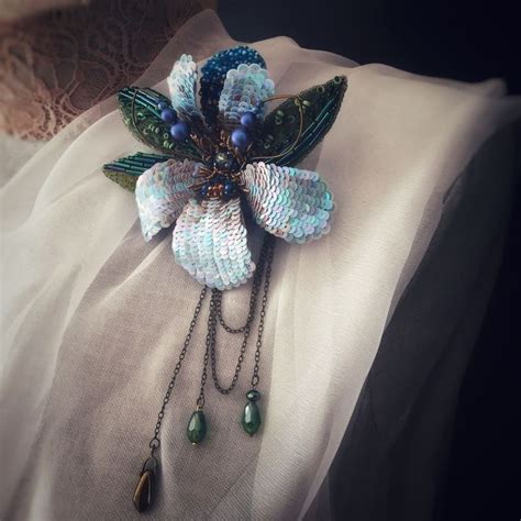 Брошь ирис в интернет-магазине на Ярмарке Мастеров | Брошь-булавка ...