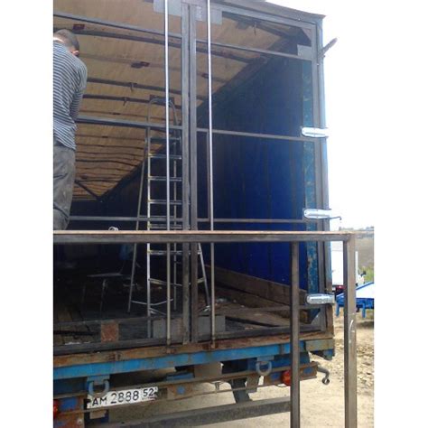 Изготовление ремонт ворот фургона.