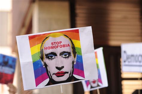 Russia Putin Ha Firmato La Legge Contro La Propaganda Gay Multe E Carcere Per Gli Omosessuali
