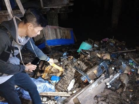 Akibat Puntung Rokok Rumah Panggung Nelayan Di Pasar Tua Luwuk