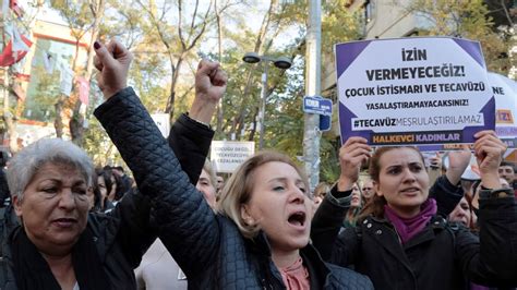 Sex mit Minderjährigen Türkei zieht umstrittenen Gesetzesentwurf