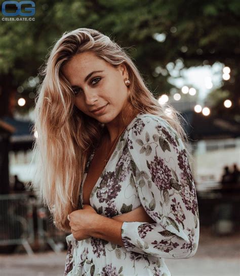 Sophia Floersch Nude Pictures Photos Playboy Naked Topless Fappening