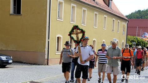 51 Fußwallfahrer pilgern von Schmidmühlen aus auf den Habsberg Onetz