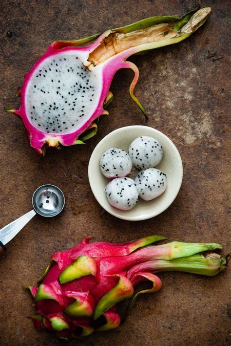 How To Cut And Eat Dragon Fruit This Photo Shows A Closeup Of Two