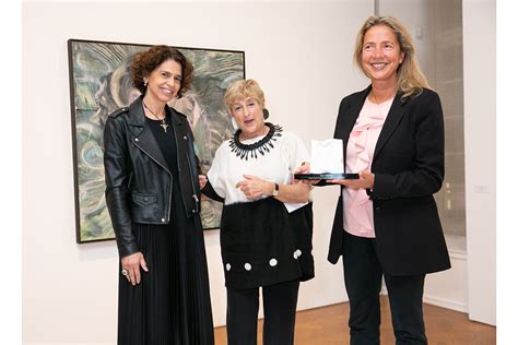 Outgoing Director of Whitechapel Gallery Iwona Blazwick, and Artists ...