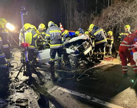 Schwerer Unfall Forderte Drei Verletzte Minuten