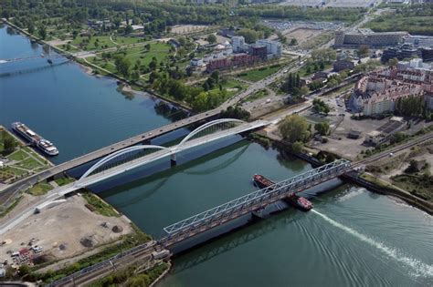 Un Tram Pour Leurope Sans Frontières Entre Strasbourg Et Kehl La Croix