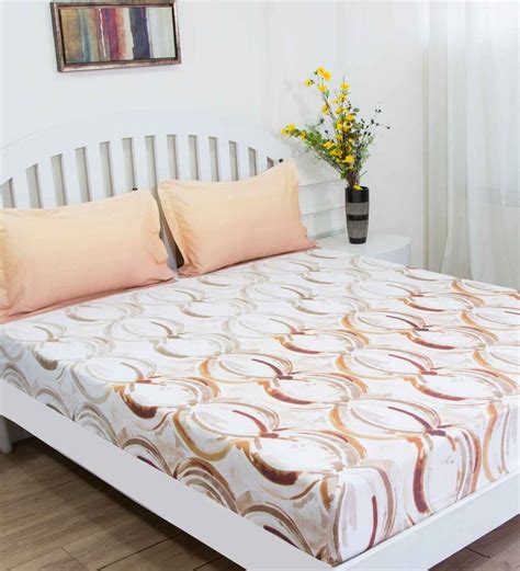 Buy Brown Geometric 144 Tc Cotton Queen Sized Bed Sheets With 2 Pillow