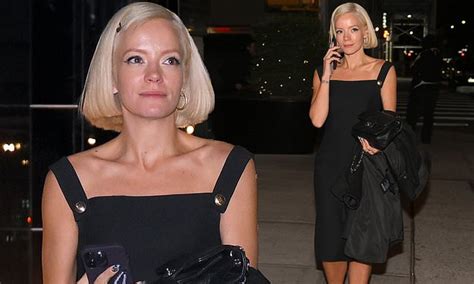 Lily Allen Shows Off Her Newly Dyed Blonde Locks And Bleached Eyebrows