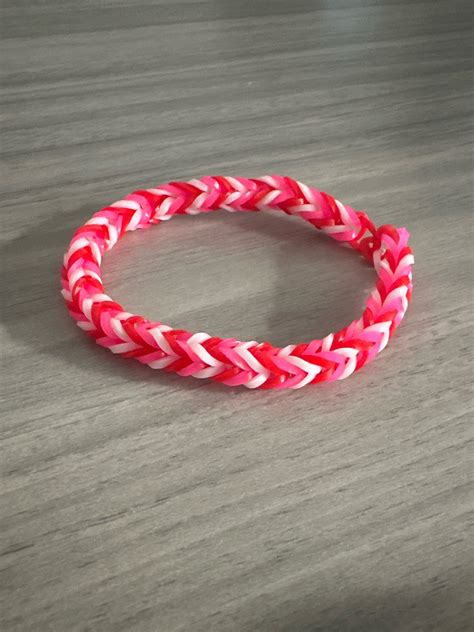 how to make bracelets on a rainbow loom