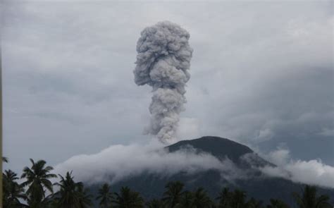 Ini Kondisi 9 Gunung Api Di Indonesia Dari Level Waspada Hingga Awas