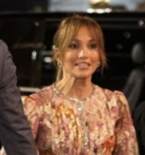 Year Old Mexican Skank Poses Nude After Entrapping Handsome Millionaire With Mommy Issues