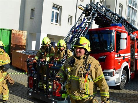 Großeinsatz Feuerwehr probt den Ernstfall in einem Pflegeheim in