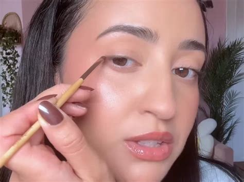 Buat Mata Tampak Beda Dengan Goresan Soft Wing Liner