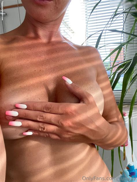 Sunyyy Nude OnlyFans Leaks Fappening FappeningBook