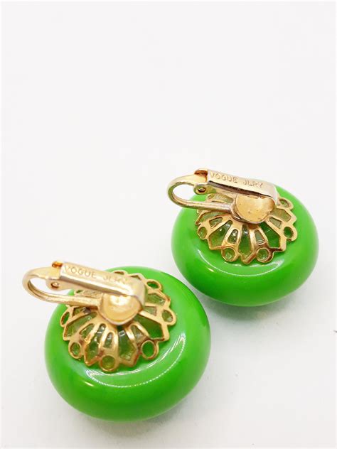 Vintage Signed 1950s Vogue JLRY Kelly Green Round Button Clip On