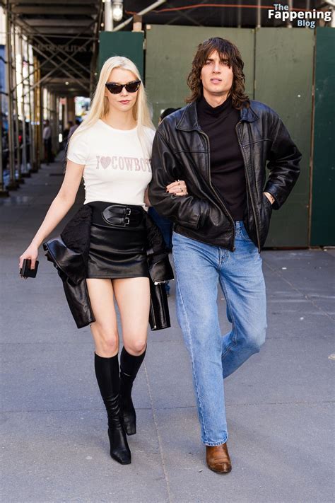 Anya Taylor-Joy / anyataylorjoy / owlicats Nude Leaks OnlyFans Photo