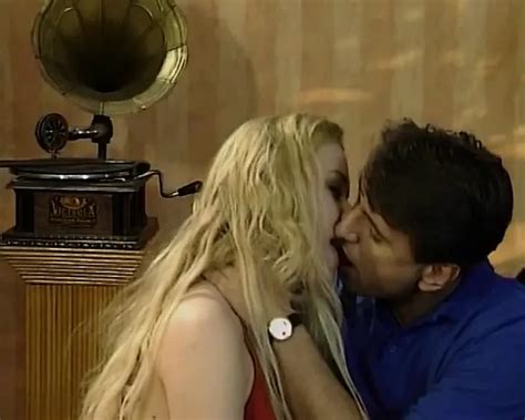 Une Femme Au Foyer Blonde Se Fait Enculer Brutalement Xhamster