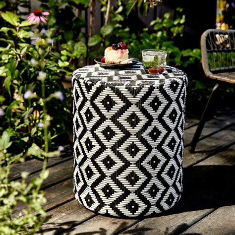 51 Black Side Tables To Flatter Every Modern Style