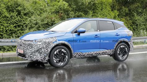 Nissan Qashqai Facelift Hides Updated Front Fascia In First Spy Photos