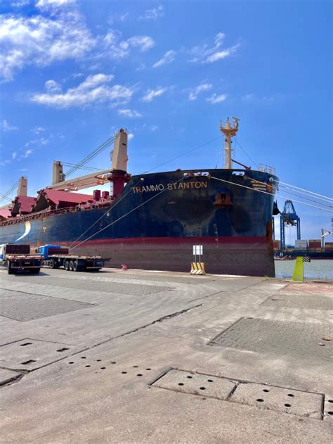 Movimenta O De Cargas No Complexo Portu Rio Do Rio Itaja A U Em Janeiro