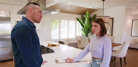 Posh Brunette Gets Fucked Hard By The Real Estate Agent ZB Porn