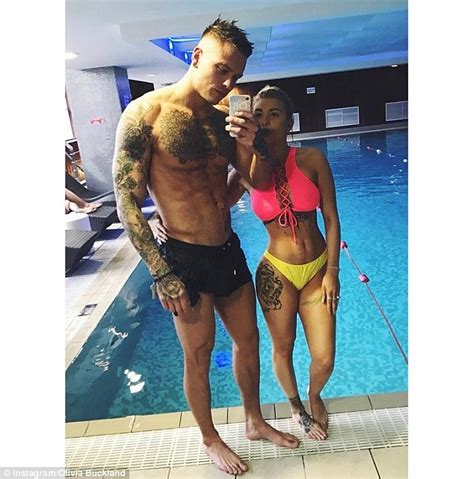 Olivia Buckland Shows Off Toned Figure In Vibrant Bikini Daily Mail Online