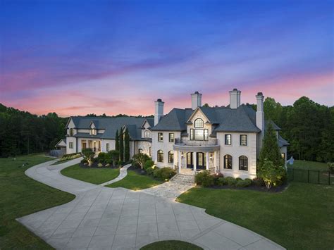 Luxury Real Estate & Mansions For Sale