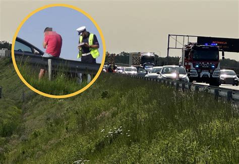 Wypadek Na A Pieszy Omal Nie Zgin Na Autostradzie Kierowca Nie