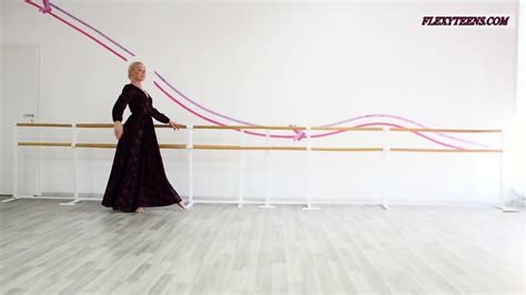 Blonde Gymnast Naked Petite Bridge Couch Flexible Teen Hungarian Ballet Exercises Sport Yoga