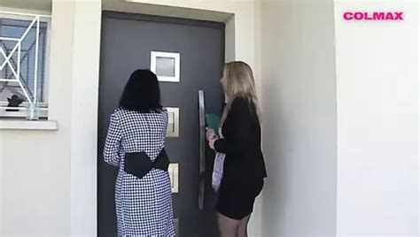 Herrische Milf Und Lesbische Assistentin Verf Hren Neues B Ro Sch Tzchen Xhamster