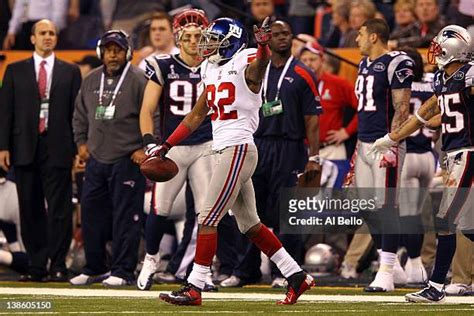 Mario Manningham Photos And Premium High Res Pictures Getty Images