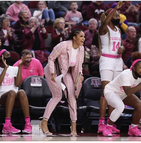 Twitter Defends Basketball Coach After Trolls Criticize Her Game Day