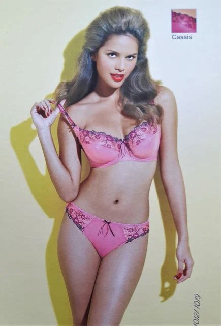 Long Legs Pin Up Girl Lingerie Sexy Hosiery Brochure Belle Jeune Fille Fantasie Eur