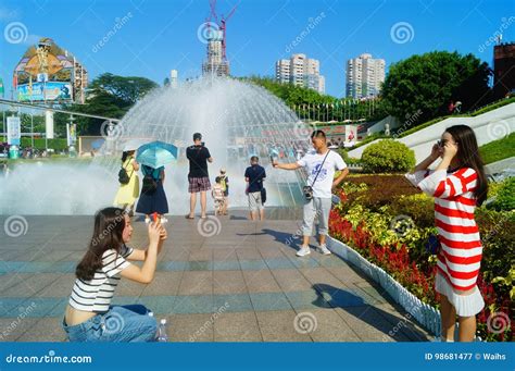 The Hot Weather Shenzhen Window Of The World Tourist Attractions There Are Still A Lot Of