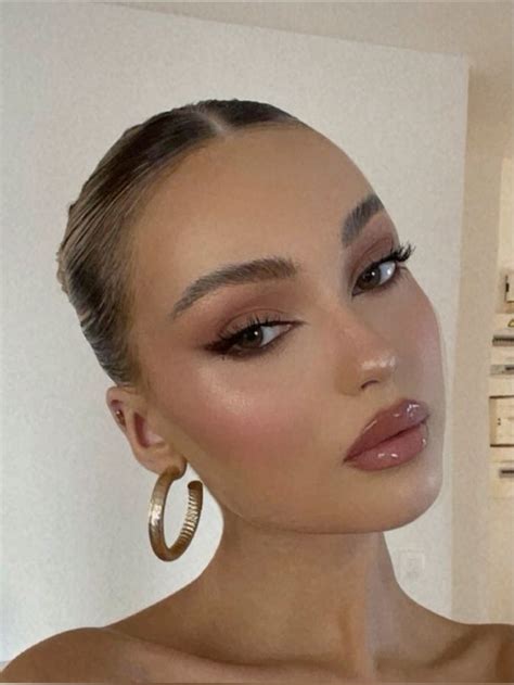 Pin by Daliia Ü morales on Guardado rápido Prom eye makeup Nude eye makeup Glam wedding makeup