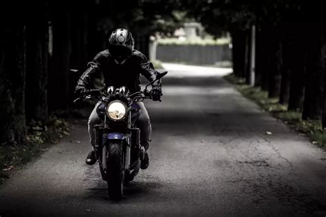 Motorka od 16: Průvodce pro mladé řidiče v sekci Doprava