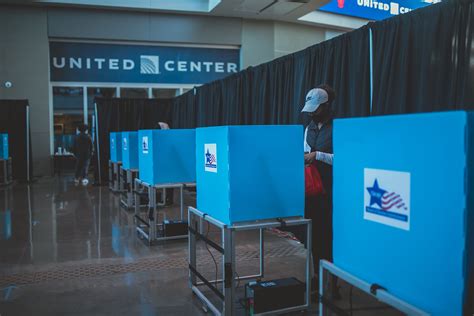 All Cook County judges up for re-election, including Toomin, likely to