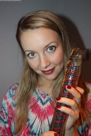 Cute Angel Anna Favorite Toy 270 16 Porn Pic