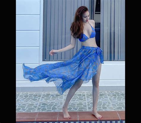 Di N Bikini Khoe Th M Ng C Lan Ng C Th Nh Th I Nam Ch M H T M I Nh Nh N