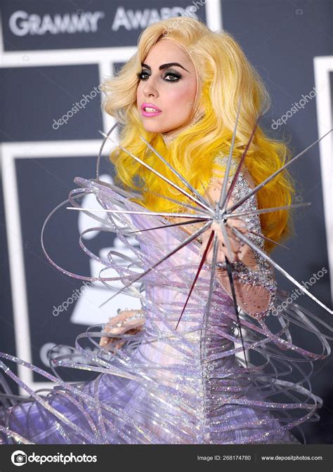Lady Gaga 2010 Grammy Performance