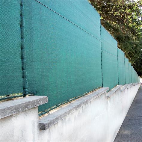 Как натянуть затеняющую сетку на забор - 85 фото