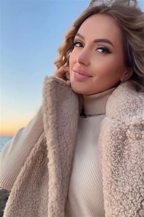 Wonderful Olga Y O From Tarragona With Blonde Hair ID LadaDate