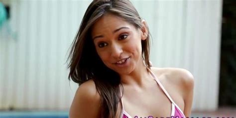 Lesbian Gets Fingered Tnaflix