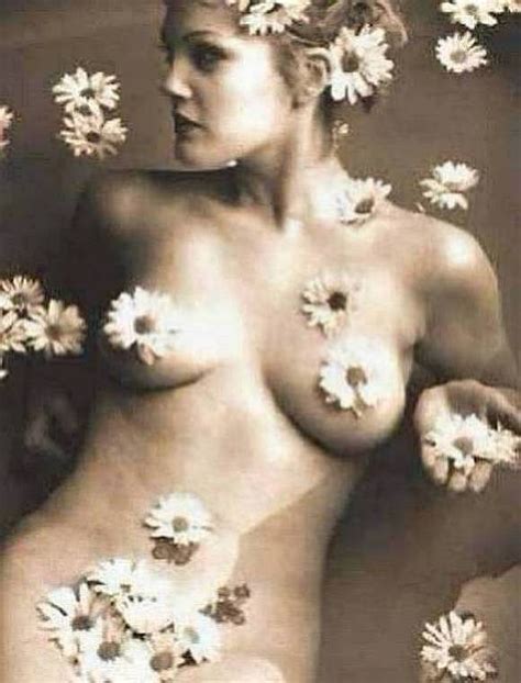 Actress Drew Barrymore Bathing With A Glass Of Wine Porn Pictures XXX Photos Sex Images